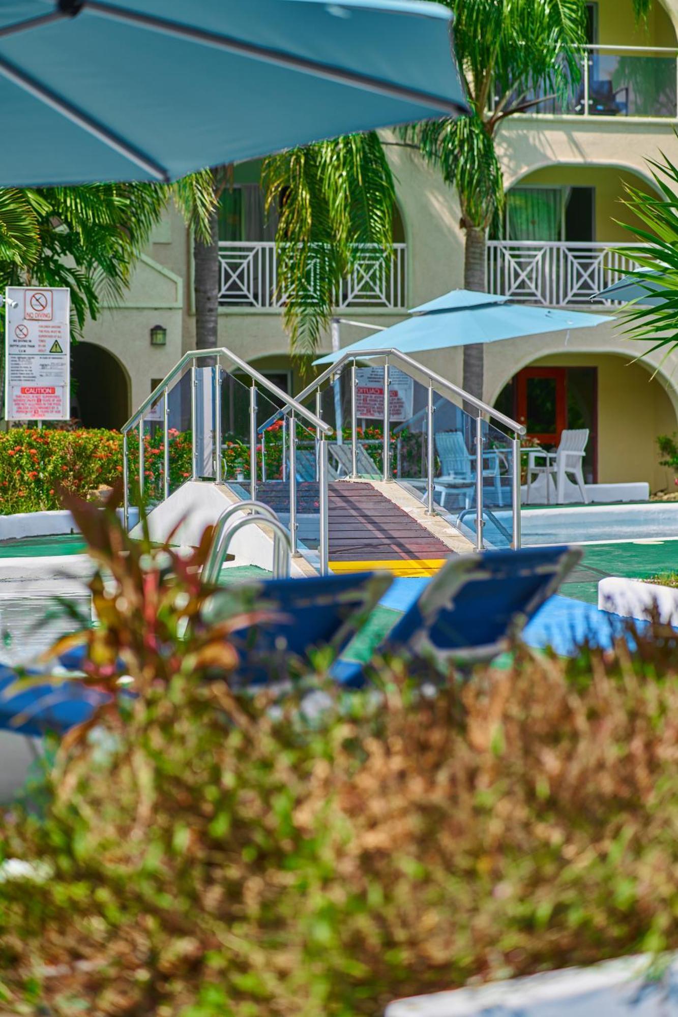 Sunbay Hotel Крайст-Черч Екстер'єр фото