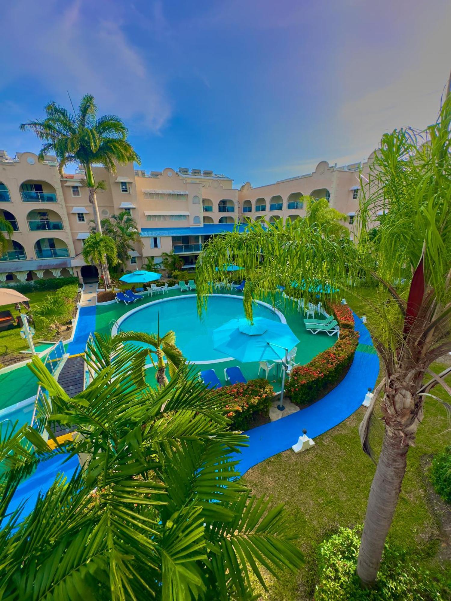Sunbay Hotel Крайст-Черч Екстер'єр фото