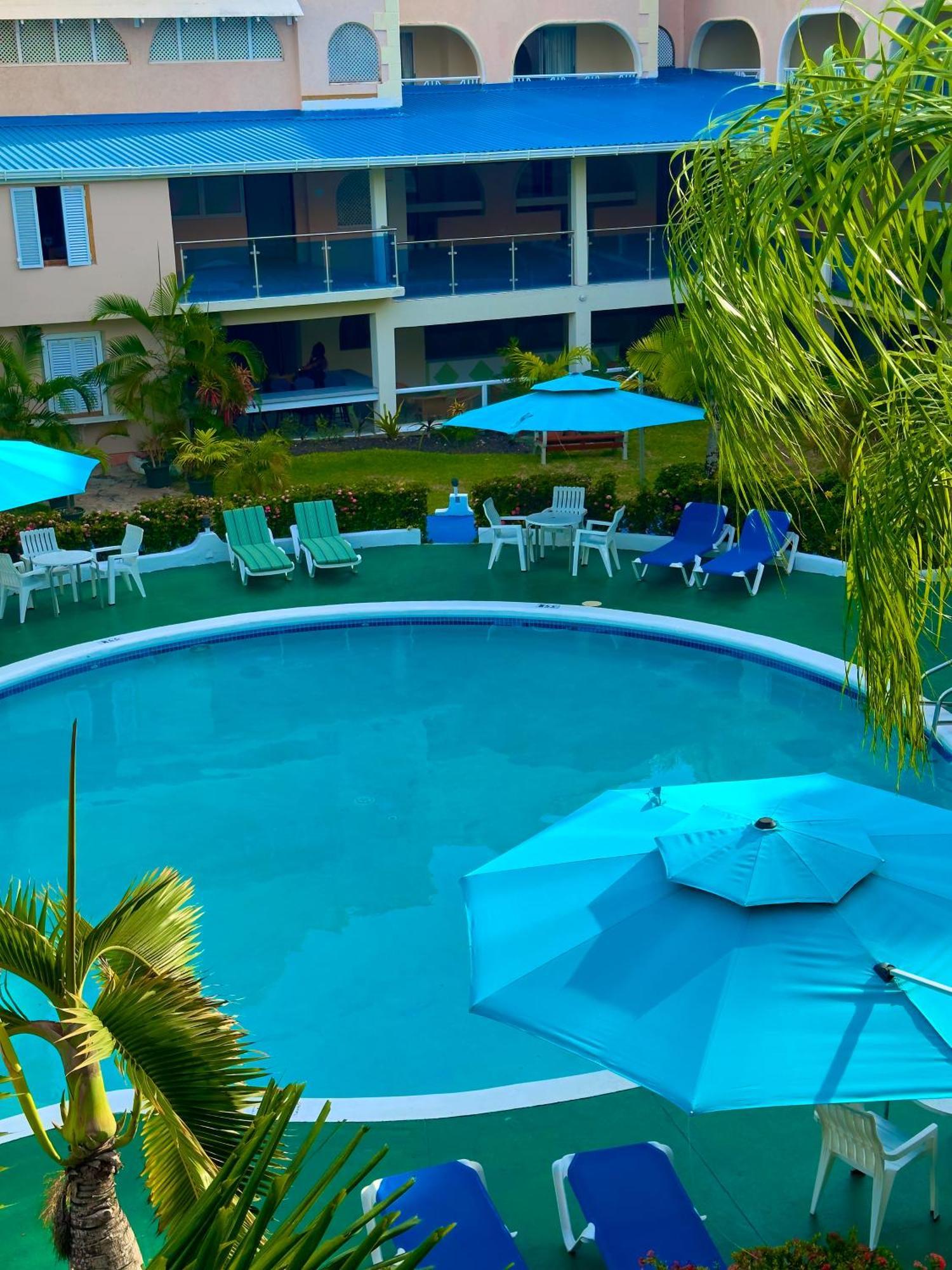 Sunbay Hotel Крайст-Черч Екстер'єр фото
